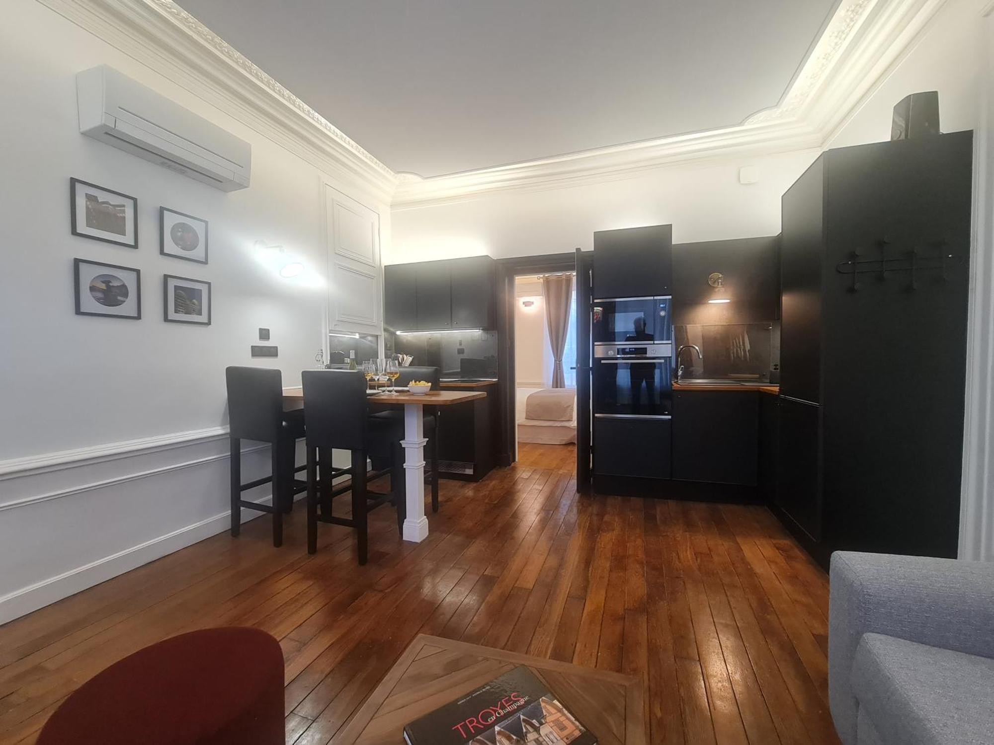 La Maison V.H., Appartements D'Hotes ทรัวส์ ภายนอก รูปภาพ